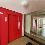 Les Meubles Les Domes Du Parc דירה