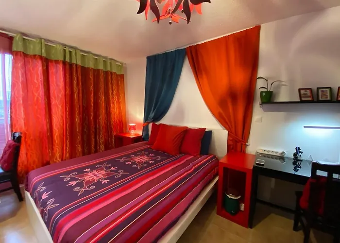 Les Meubles Les Domes Du Parc דירה