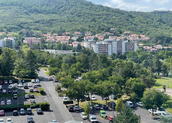 Les Meubles Les Domes Du Parc דירה *